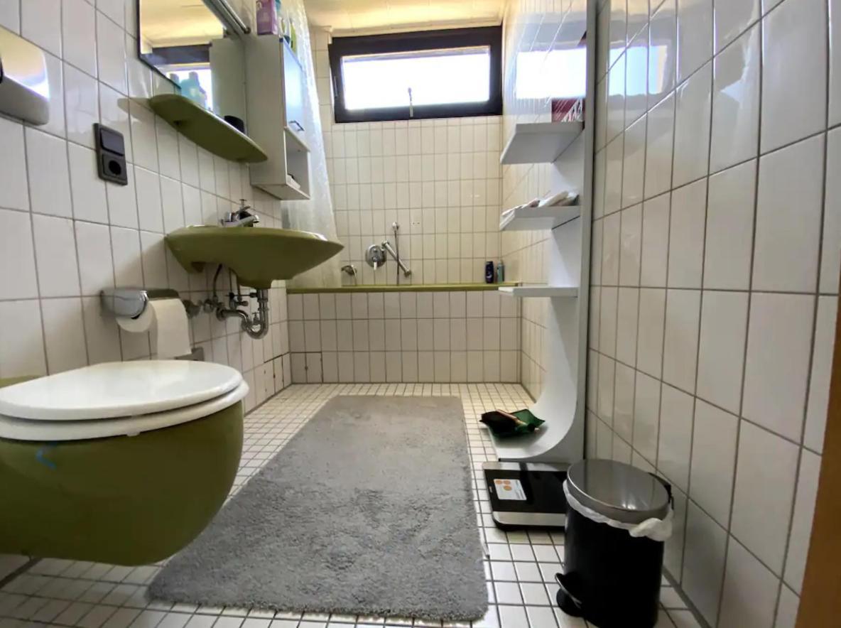 Budget Suite Mit Balkon - Privatzimmer In Wohnung - Netflix & Minibar Inklusive Koblenz  Exterior foto